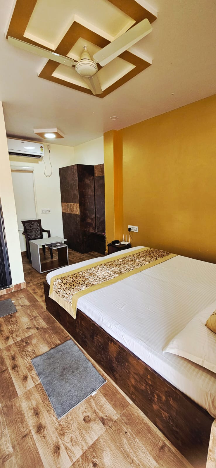 Swaraj Inn AC Double Bed Room 2 - Queen Bed with Premium Comfort in Paradeep Hotel