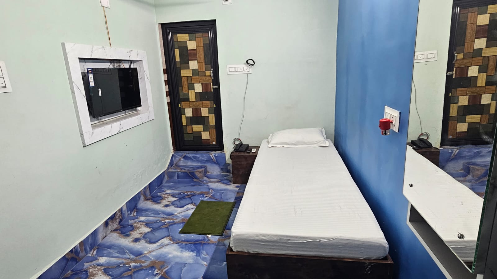 Swaraj Inn AC Single Bed Room - Comfortable Solo Accommodation in Paradeep